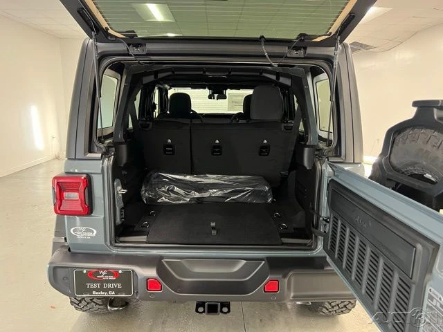2025 Jeep JL Wrangler - Image 8 of 12