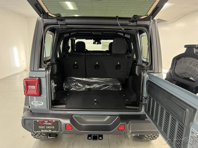 2025 Jeep JL Wrangler - Image 7 of 12