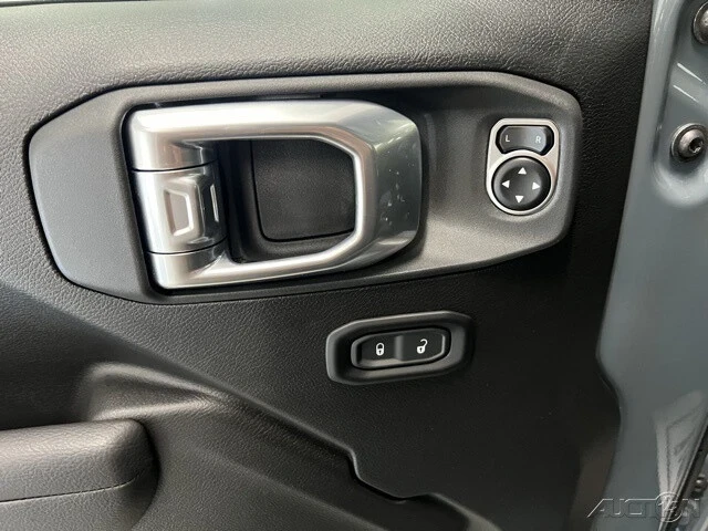 2025 Jeep JL Wrangler - Image 11 of 12