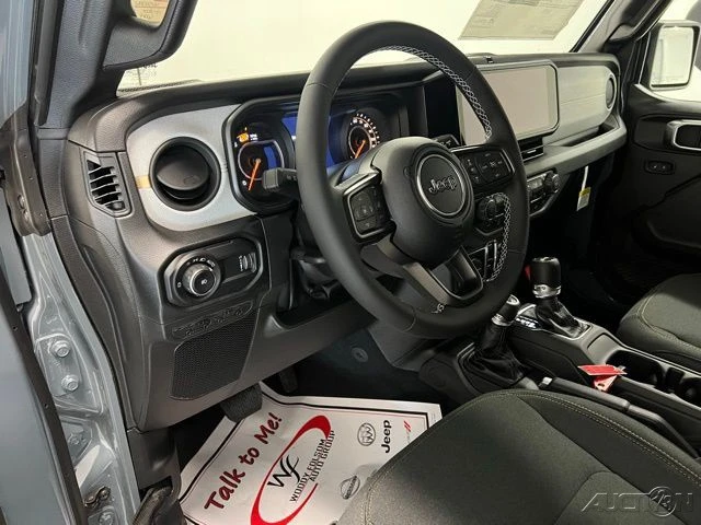 2025 Jeep JL Wrangler - Image 11 of 12