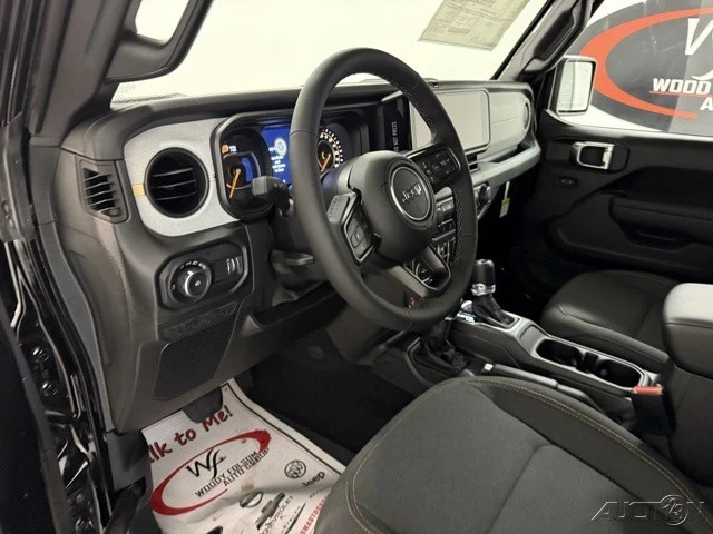 2025 Jeep JL Wrangler - Image 9 of 12