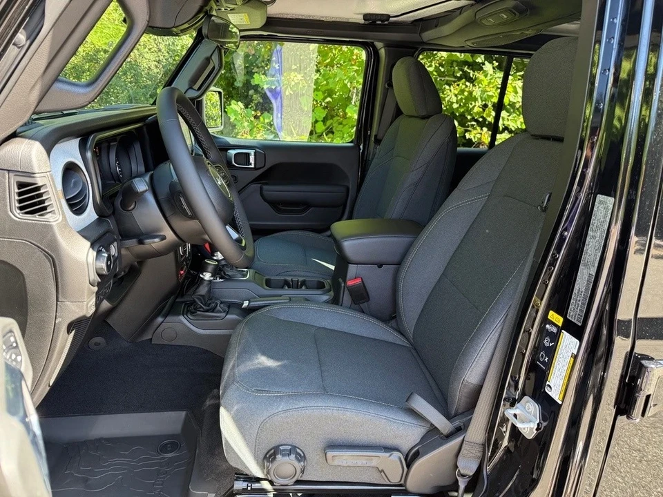 2025 Jeep JL Wrangler - Image 12 of 21