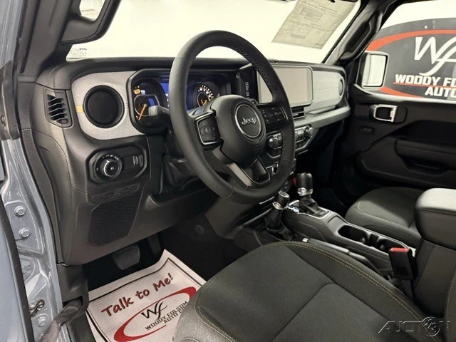 2025 Jeep JL Wrangler - Image 9 of 12