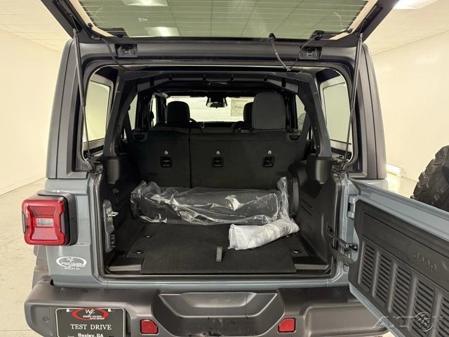 2025 Jeep JL Wrangler - Image 7 of 12