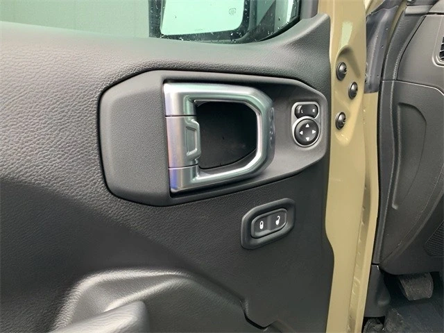 2025 Jeep JL Wrangler - Image 17 of 21
