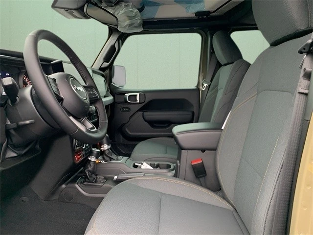 2025 Jeep JL Wrangler - Image 18 of 21