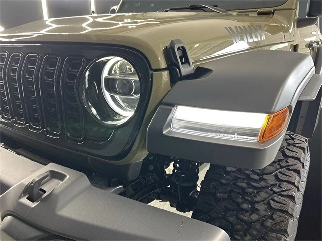 2025 Jeep JL Wrangler - Image 12 of 21