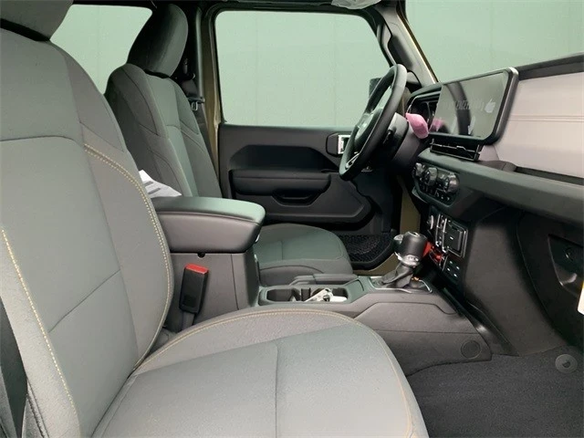 2025 Jeep JL Wrangler - Image 20 of 21
