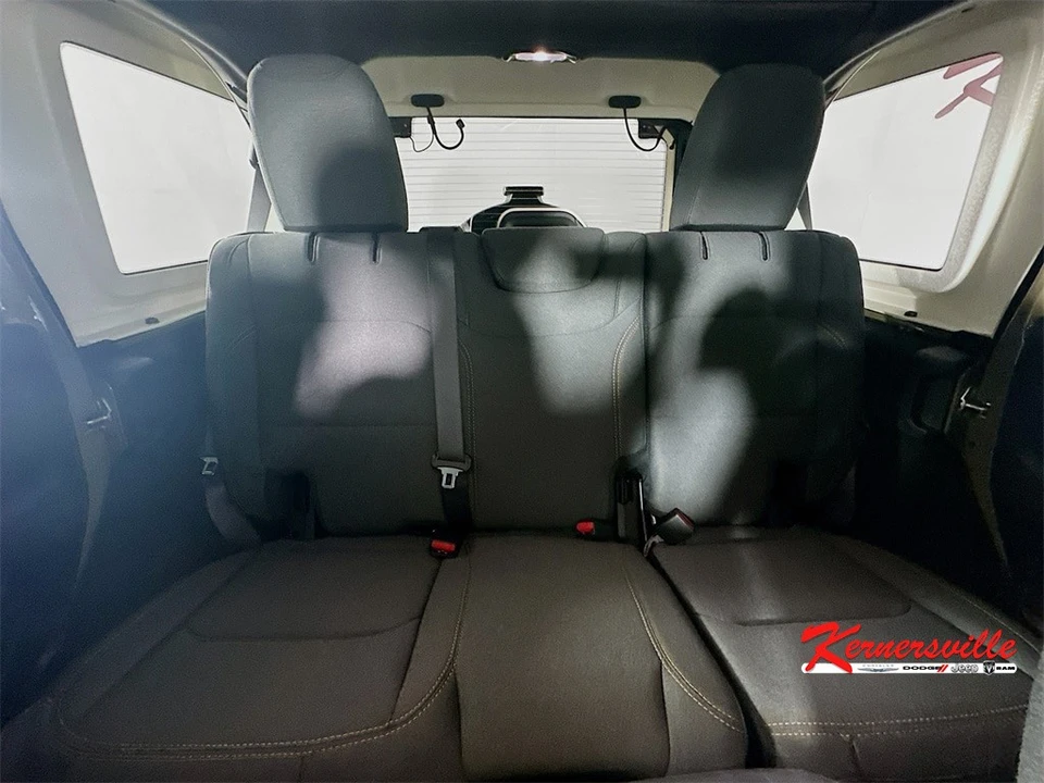 2025 Jeep JL Wrangler - Image 10 of 12