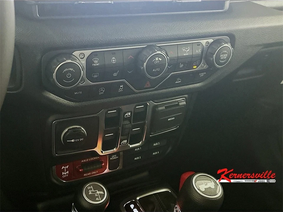2025 Jeep JL Wrangler - Image 12 of 21
