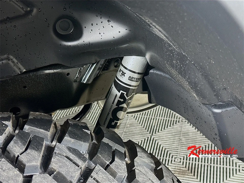 2025 Jeep JL Wrangler - Image 19 of 21