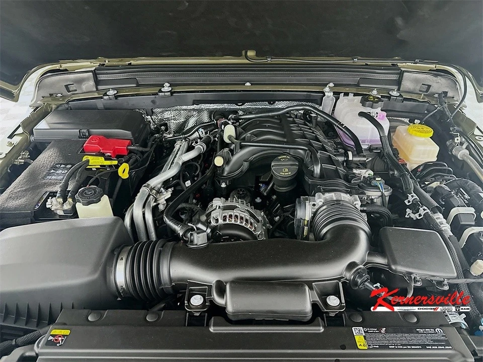 2025 Jeep JL Wrangler - Image 17 of 21