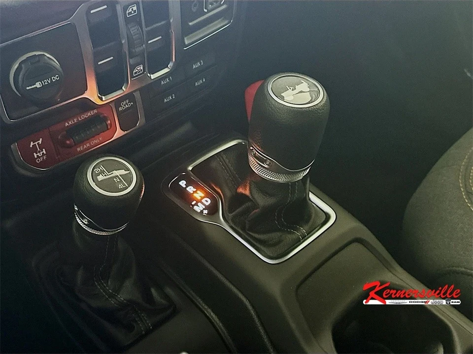 2025 Jeep JL Wrangler - Image 12 of 21
