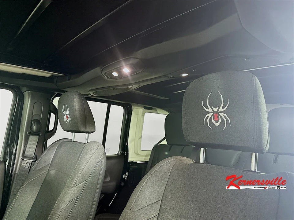 2025 Jeep JL Wrangler - Image 14 of 21