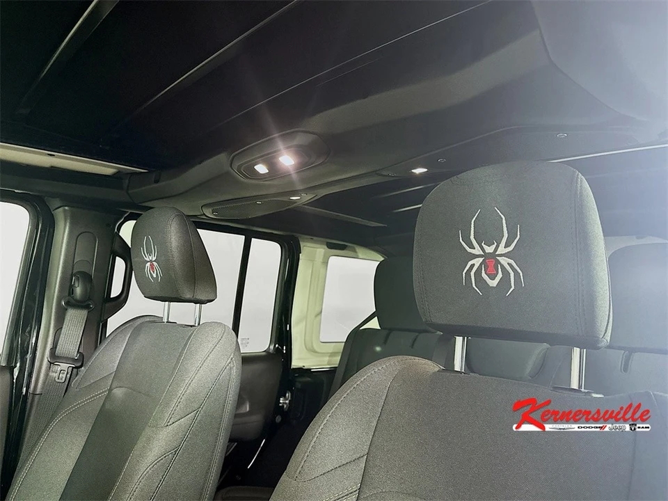 2025 Jeep JL Wrangler - Image 14 of 21
