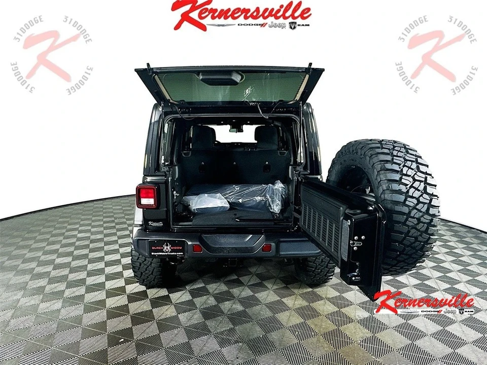 2025 Jeep JL Wrangler - Image 16 of 21