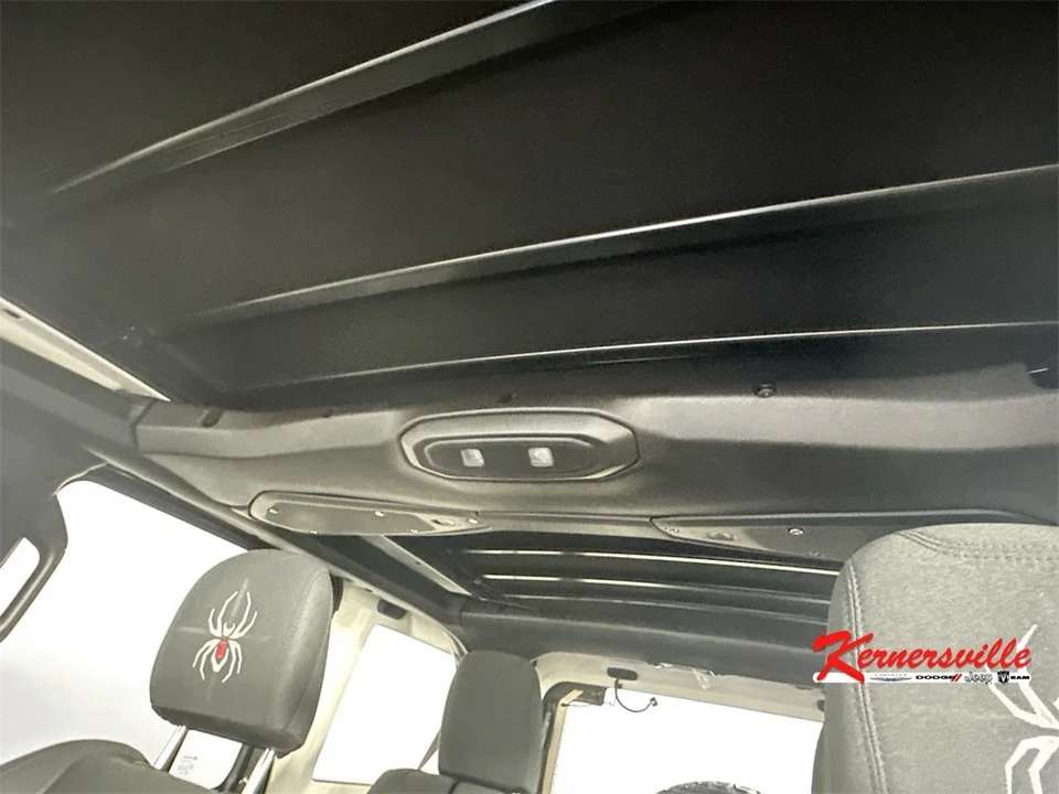2025 Jeep JL Wrangler - Image 14 of 21