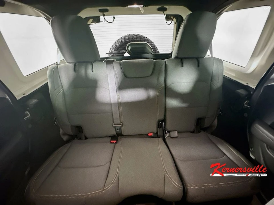 2025 Jeep JL Wrangler - Image 10 of 12