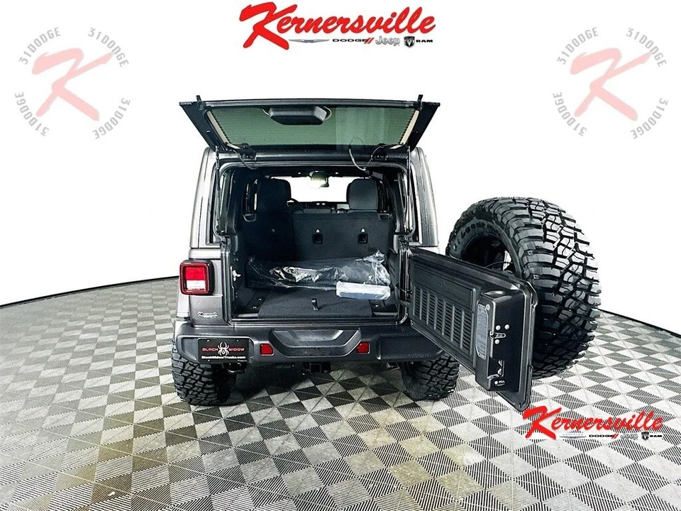2025 Jeep JL Wrangler - Image 16 of 21