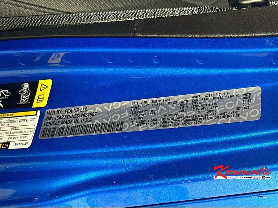 2025 Jeep JL Wrangler - Image 19 of 21