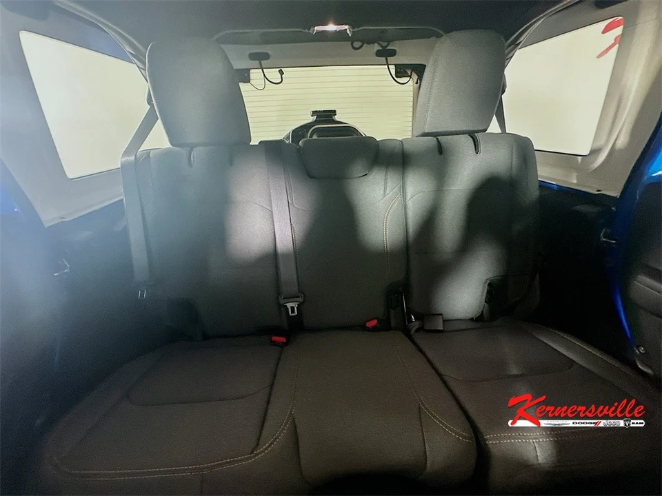 2025 Jeep JL Wrangler - Image 10 of 12