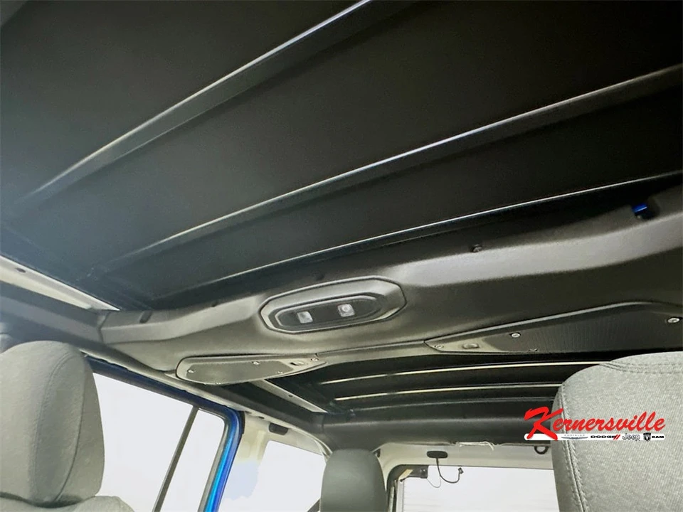 2025 Jeep JL Wrangler - Image 14 of 21