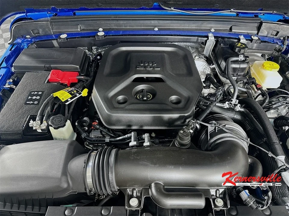 2025 Jeep JL Wrangler - Image 18 of 21