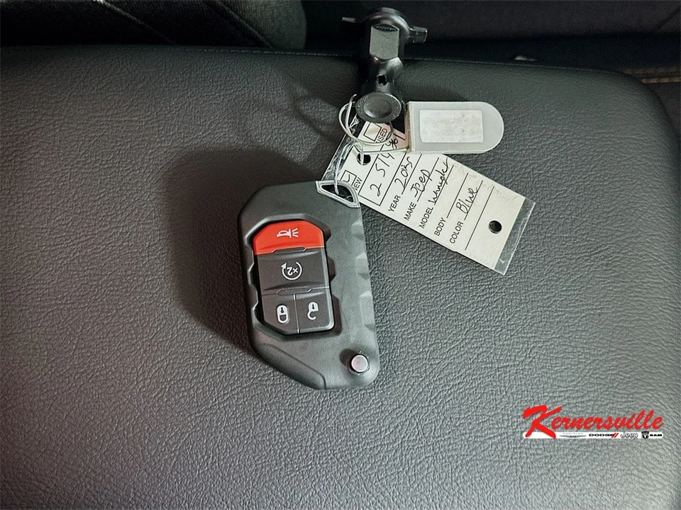 2025 Jeep JL Wrangler - Image 20 of 21