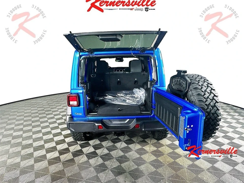 2025 Jeep JL Wrangler - Image 16 of 21