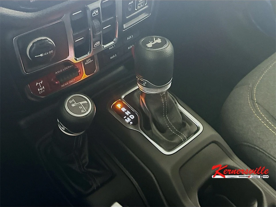 2025 Jeep JL Wrangler - Image 12 of 21