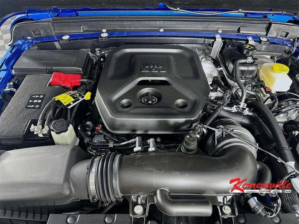 2025 Jeep JL Wrangler - Image 18 of 21
