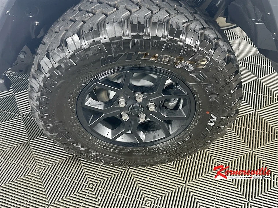 2025 Jeep JL Wrangler - Image 16 of 20