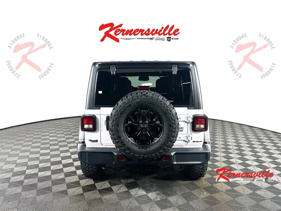 2025 Jeep JL Wrangler - Image 6 of 12