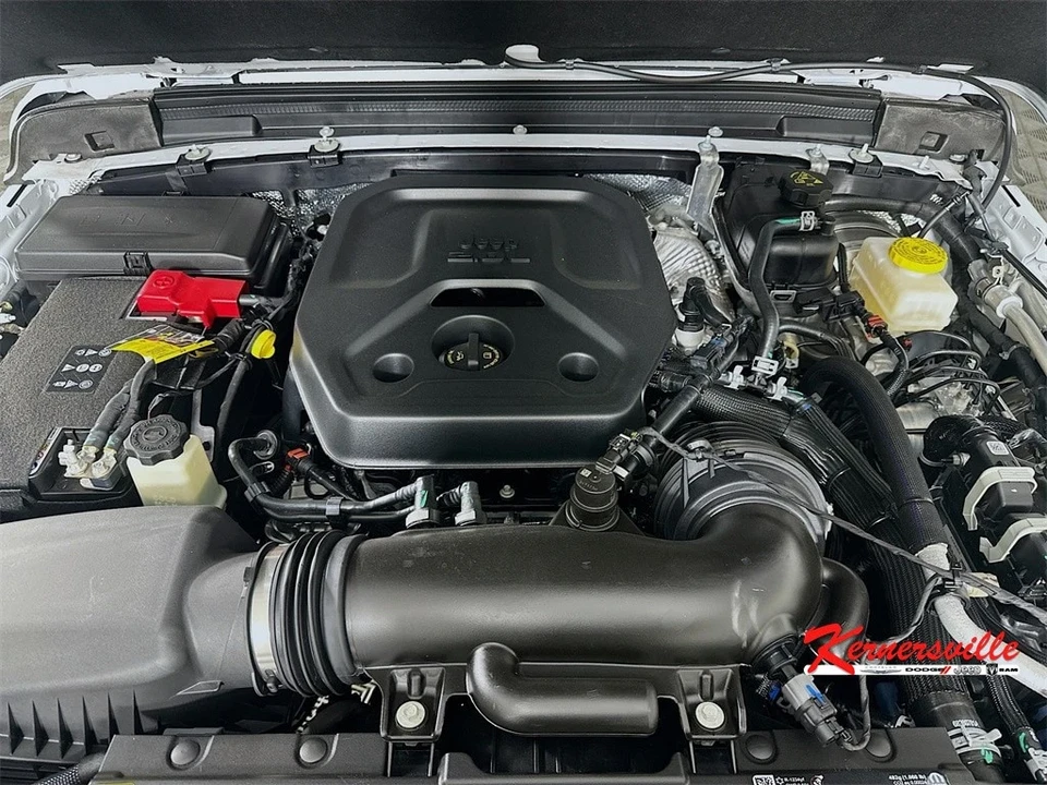 2025 Jeep JL Wrangler - Image 17 of 20