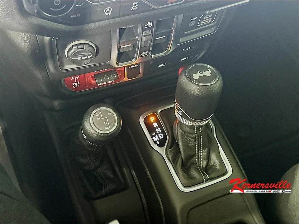 2025 Jeep JL Wrangler - Image 12 of 20