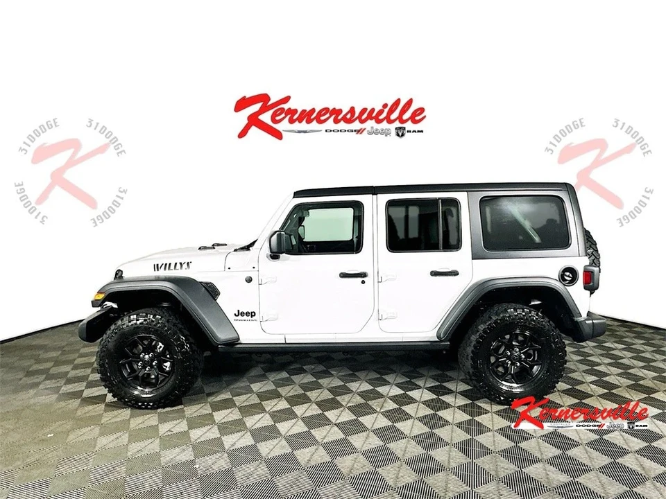2025 Jeep JL Wrangler - Image 4 of 12