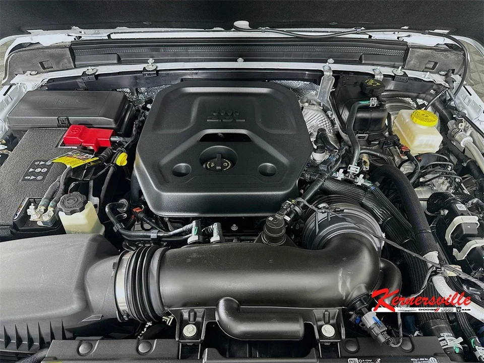 2025 Jeep JL Wrangler - Image 17 of 20