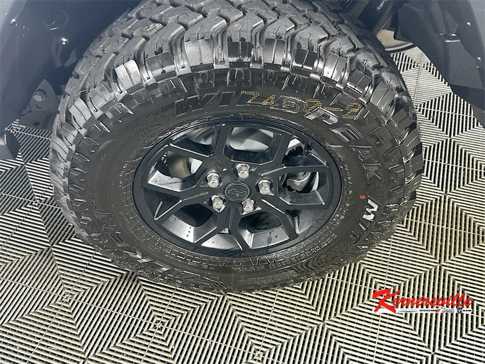 2025 Jeep JL Wrangler - Image 16 of 20