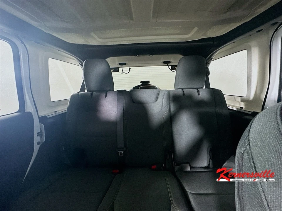 2025 Jeep JL Wrangler - Image 10 of 20