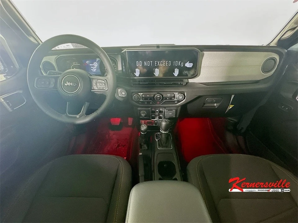 2025 Jeep JL Wrangler - Image 9 of 21