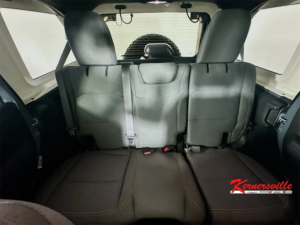 2025 Jeep JL Wrangler - Image 10 of 21