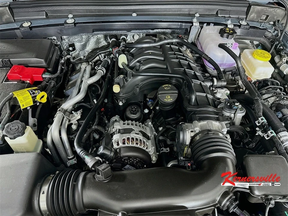 2025 Jeep JL Wrangler - Image 18 of 21