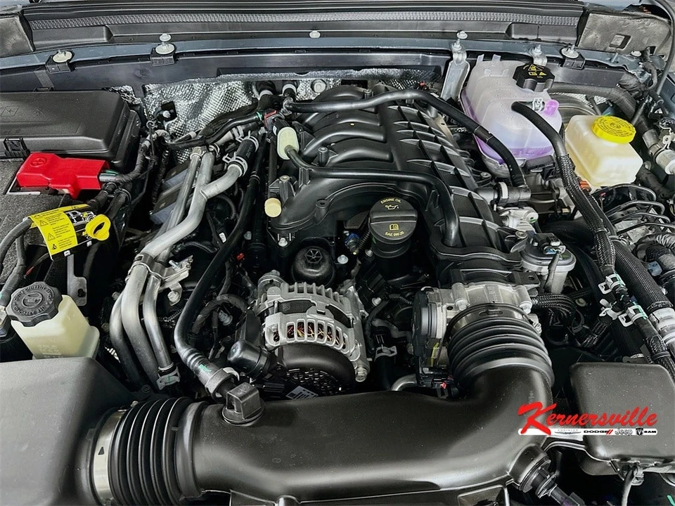 2025 Jeep JL Wrangler - Image 18 of 21