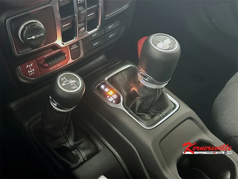 2025 Jeep JL Wrangler - Image 12 of 21