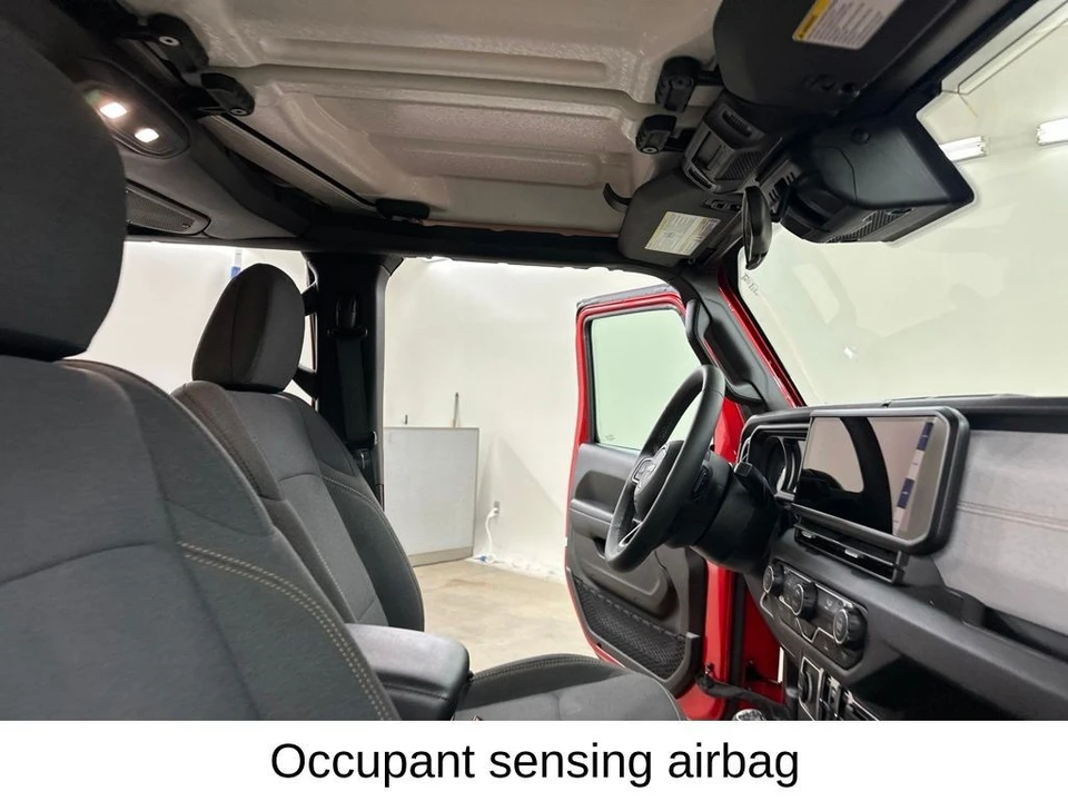 2025 Jeep JL Wrangler - Image 25 of 31