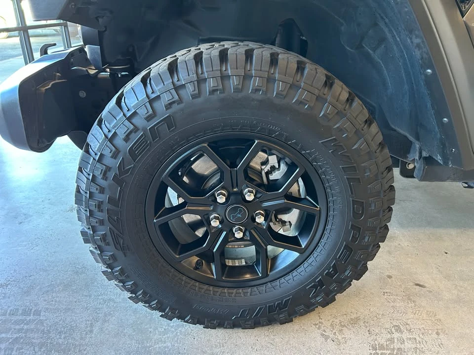 2025 Jeep JL Wrangler - Image 9 of 20