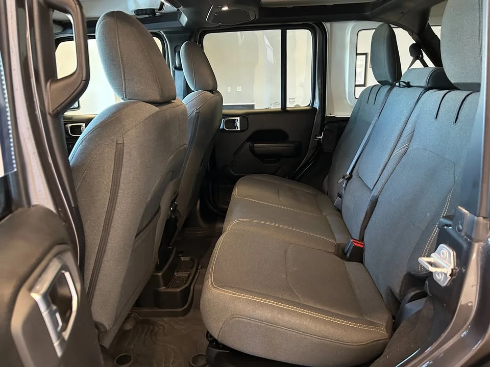 2025 Jeep JL Wrangler - Image 19 of 20