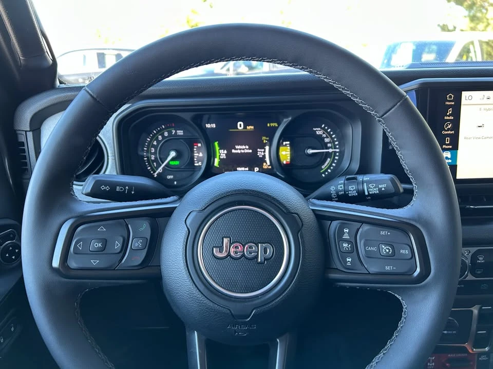 2025 Jeep JL Wrangler - Image 11 of 20