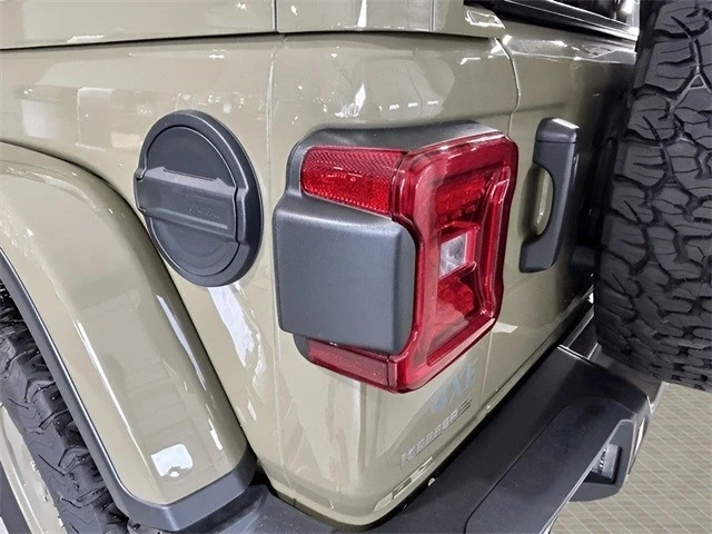 2025 Jeep JL Wrangler - Image 12 of 21