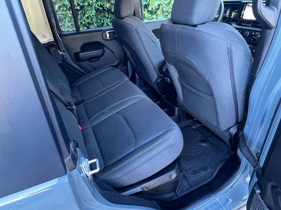 2025 Jeep JL Wrangler - Image 13 of 18